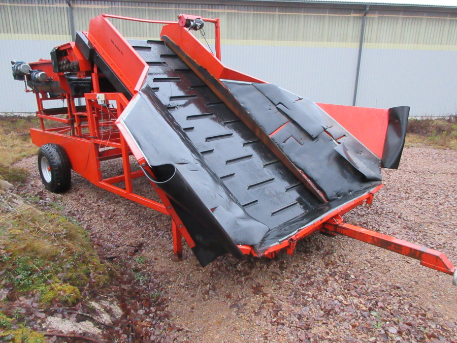 6189 EKKO receving hopper with screen grader and coil cleaning unit