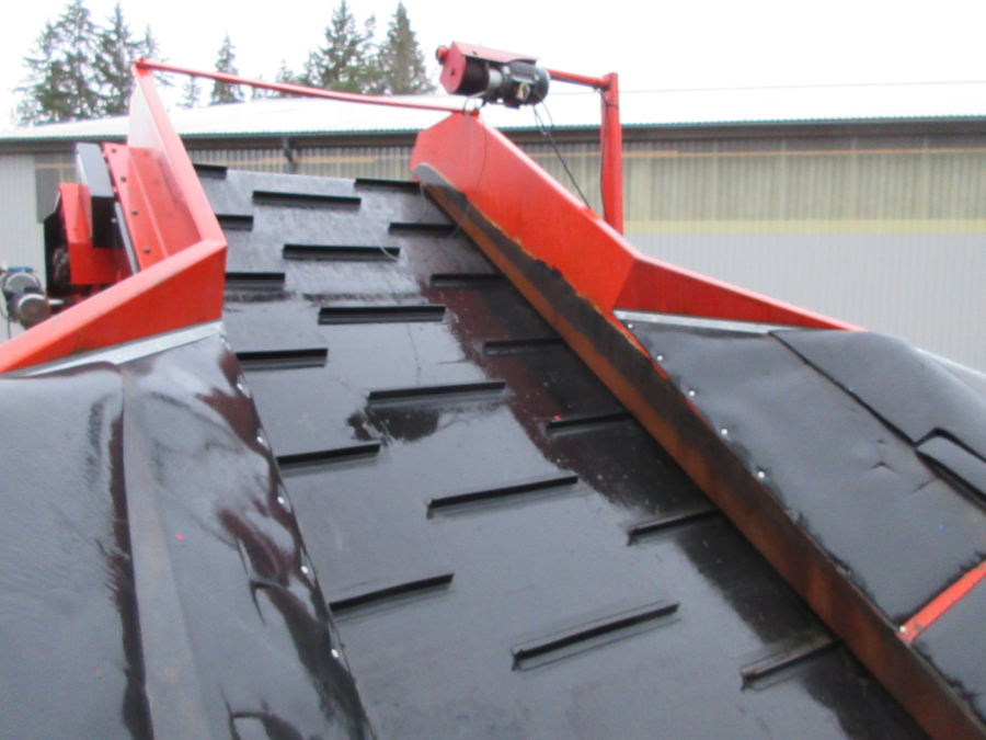 6189 EKKO receving hopper with screen grader and coil cleaning unit
