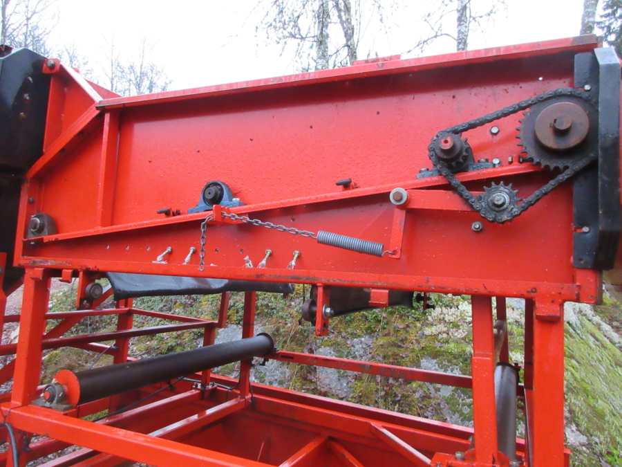 6189 EKKO receving hopper with screen grader and coil cleaning unit