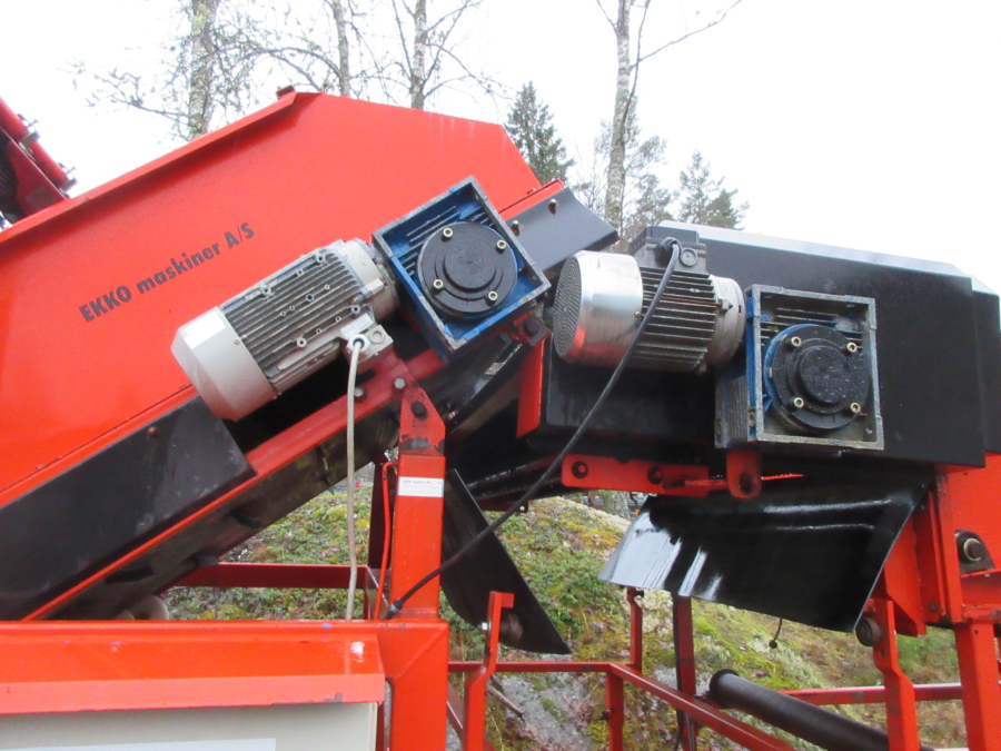 6189 EKKO receving hopper with screen grader and coil cleaning unit