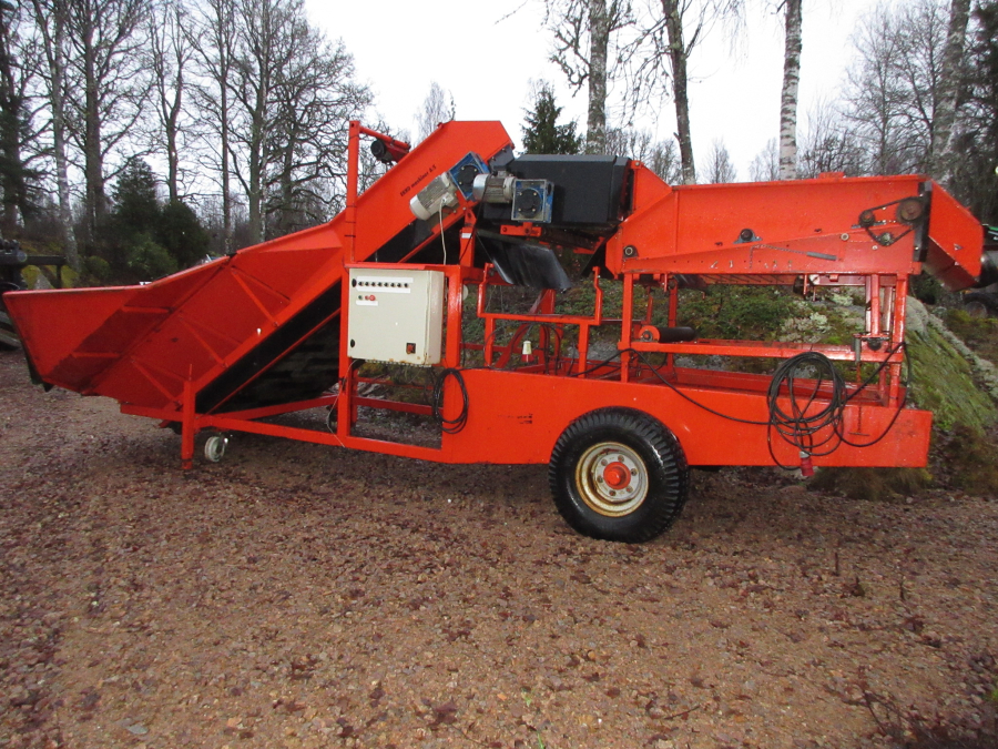 6189 EKKO receving hopper with screen grader and coil cleaning unit