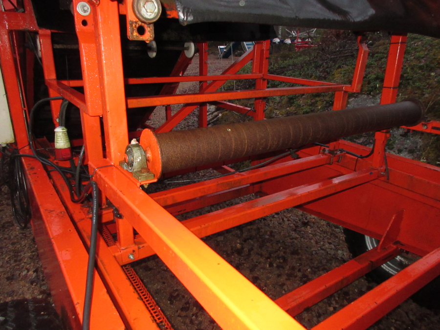 6189 EKKO receving hopper with screen grader and coil cleaning unit