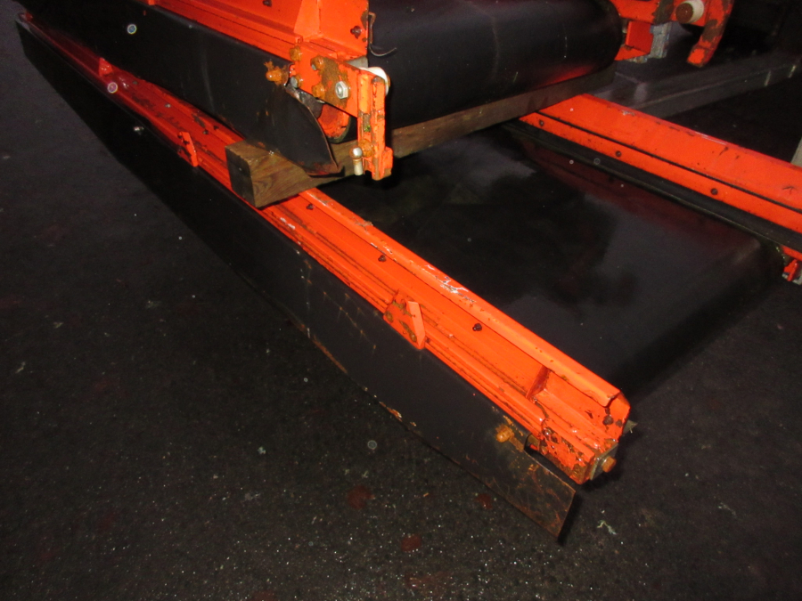 6189 EKKO receving hopper with screen grader and coil cleaning unit