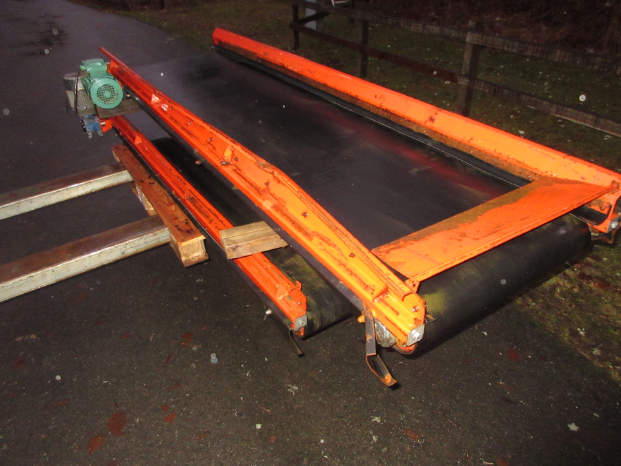 6189 EKKO receving hopper with screen grader and coil cleaning unit