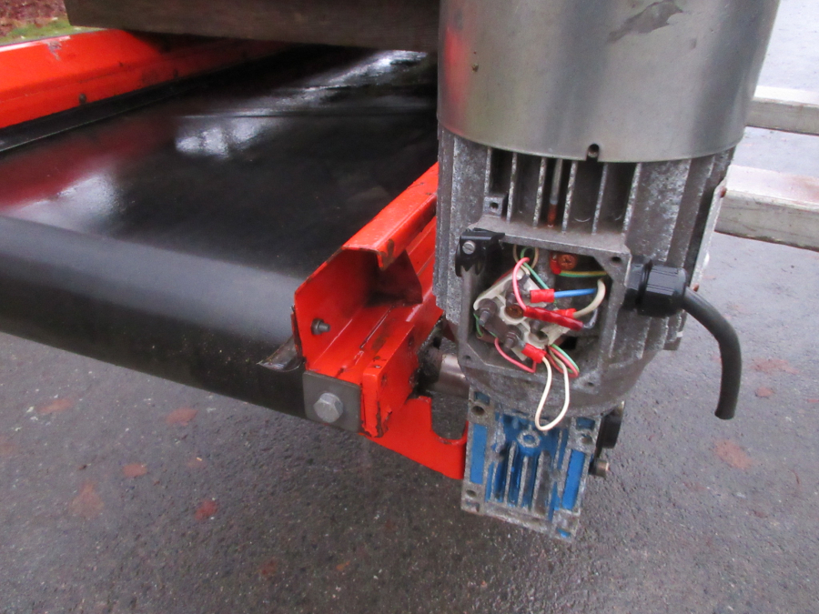 6189 EKKO receving hopper with screen grader and coil cleaning unit