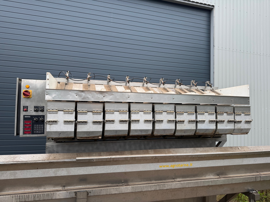 6191 Newtec 2009XB linear weigher wide buckets