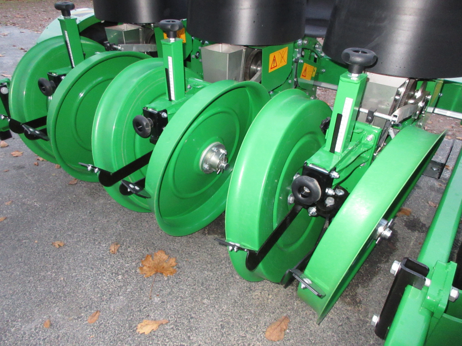 6230 Sfoggia Florida transplanter for seedlings