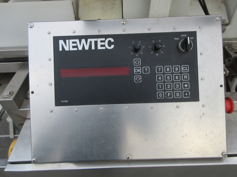 6235 Newtec NBM 50 Denester and punnet filler