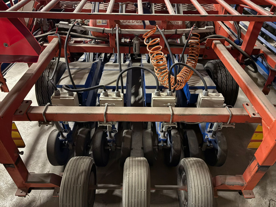 6258 Ferrari Fastblock transplanter 