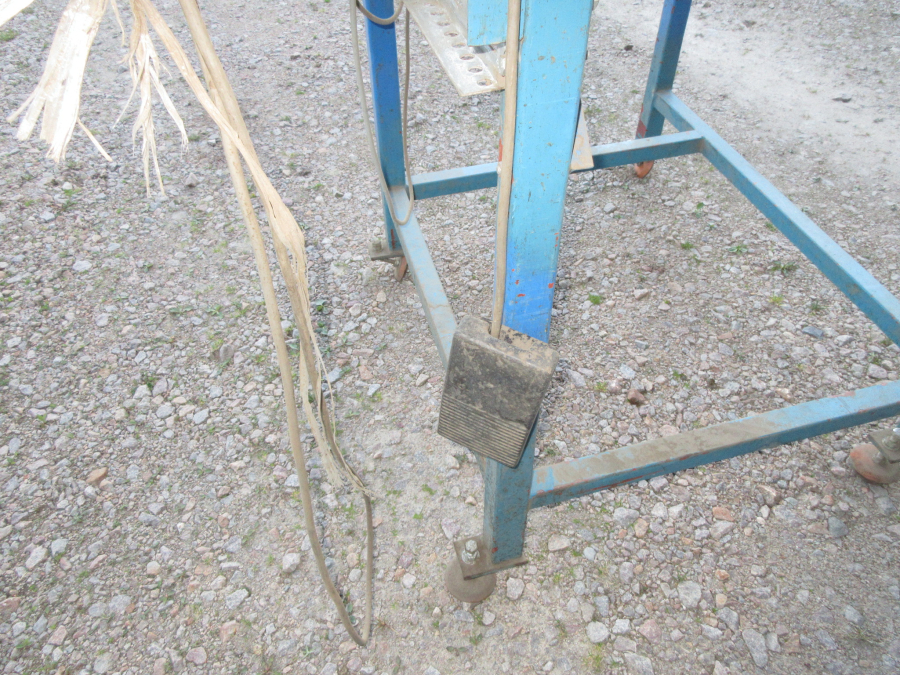 6286 Newtec 2000 linear weigher