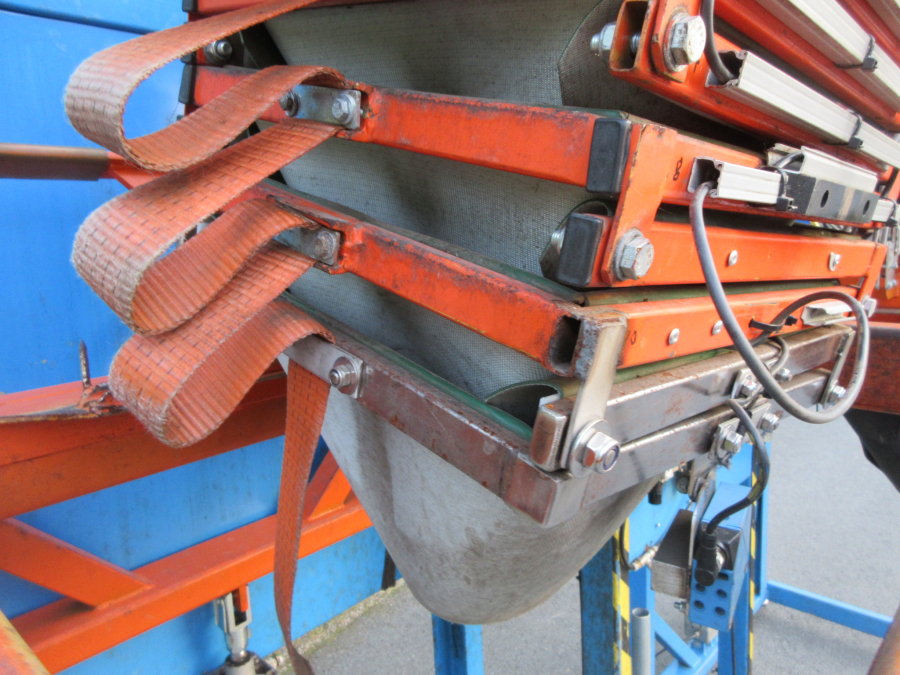 6302 EMVE double big bag filler with elevator