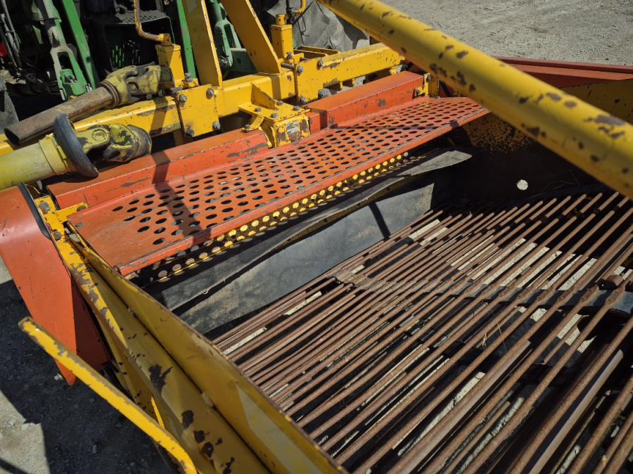 6304 Samon onion windrower 135 cm
