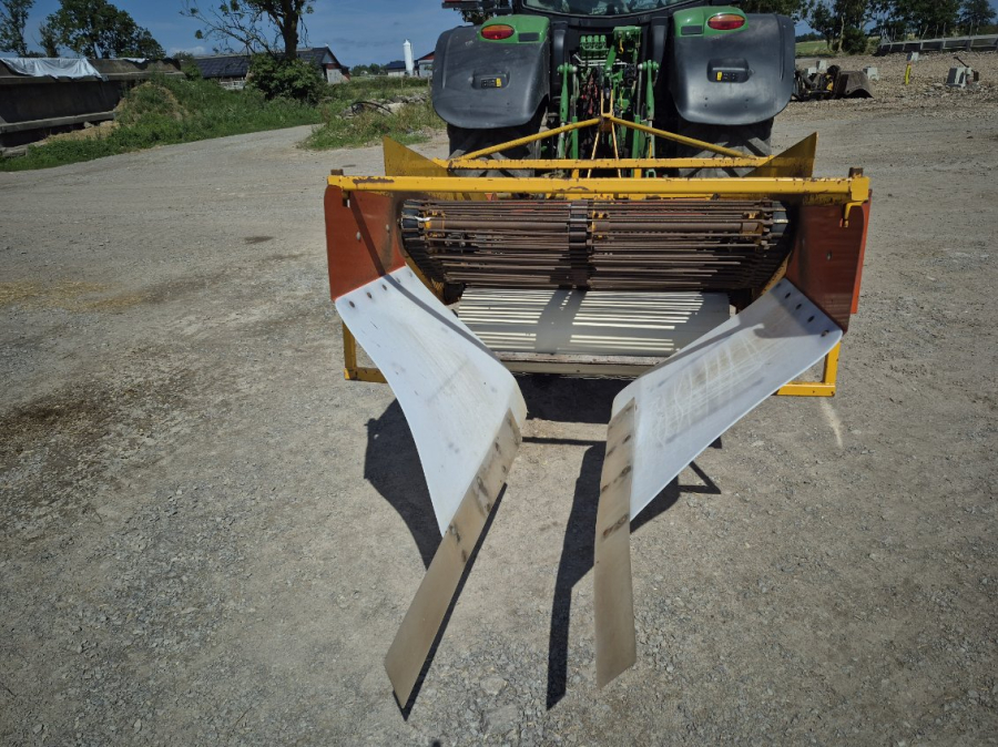 6304 Samon onion windrower 135 cm