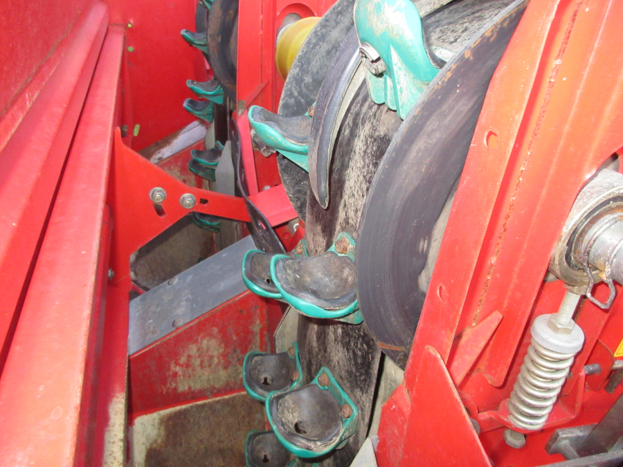 6320 Grimme GL32 F potato planter combi 2 row