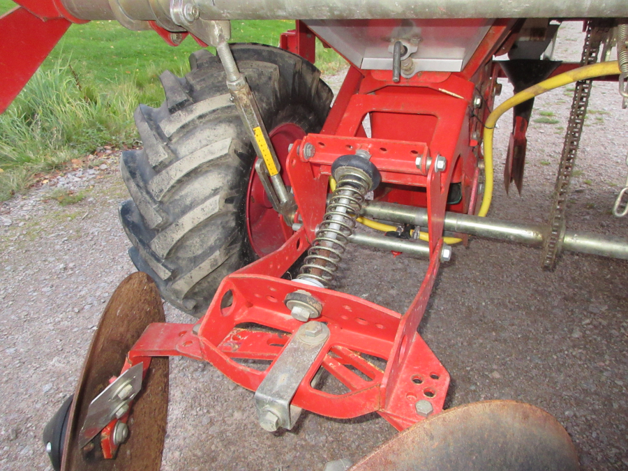6320 Grimme GL32 F potato planter combi 2 row