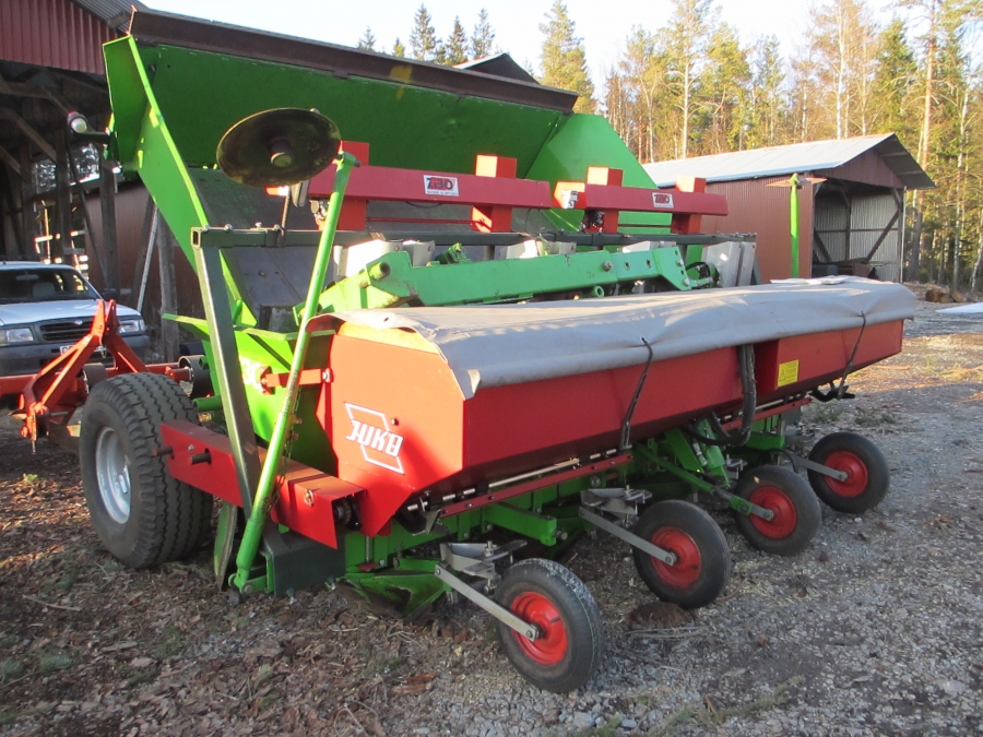 3521 Ekengards 4730 potato planter 4 row