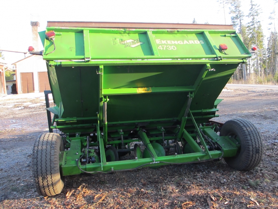 3521 Ekengards 4730 potato planter 4 row