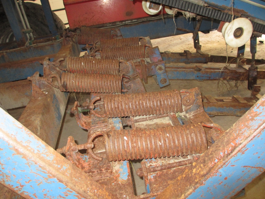 3590 Asa-Lift carrot harvester with elevator 4 row