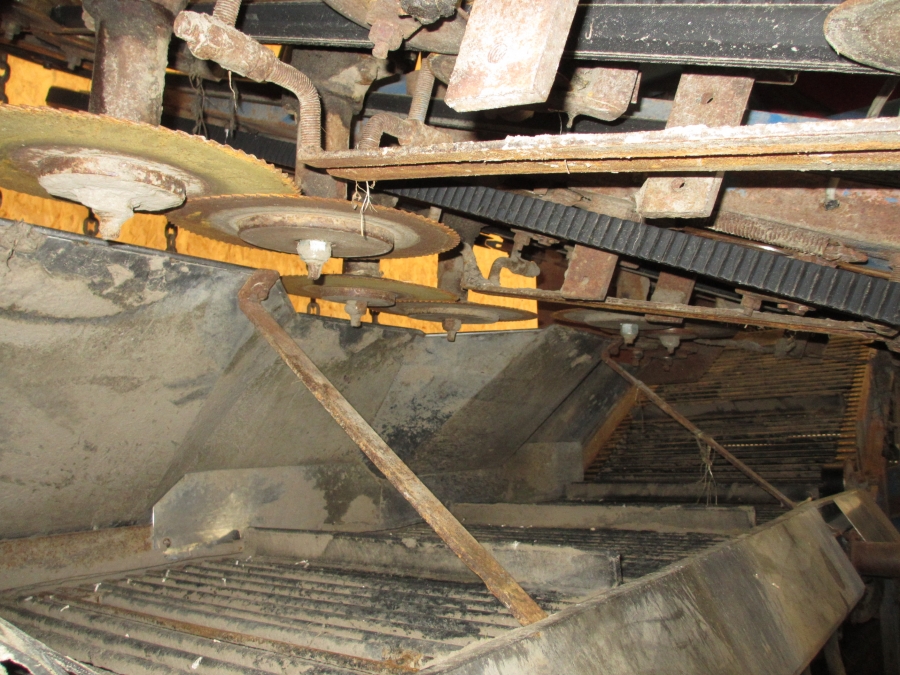 3590 Asa-Lift carrot harvester with elevator 4 row