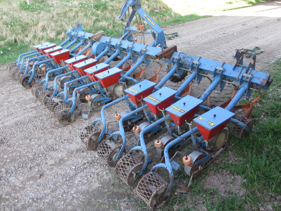 3595 Nibex 300 Sämaschine 12 Reihen