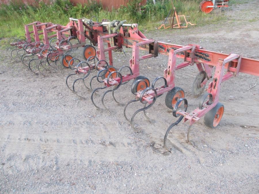 3624 Kongskilde row crop cleaner 10 rows