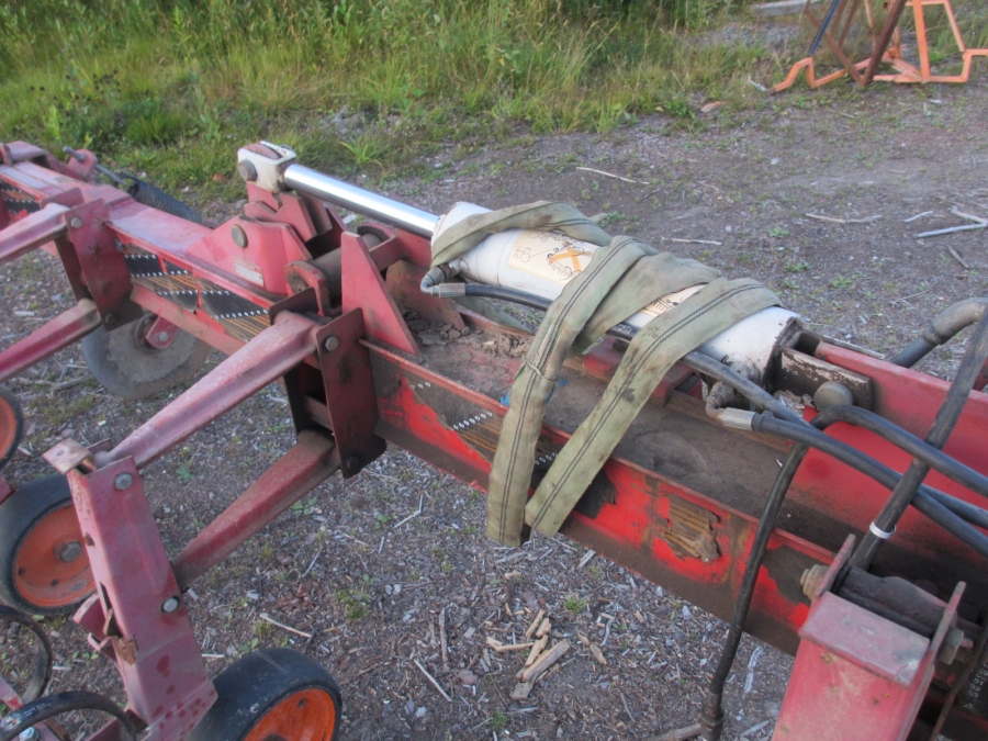 3624 Kongskilde row crop cleaner 10 rows