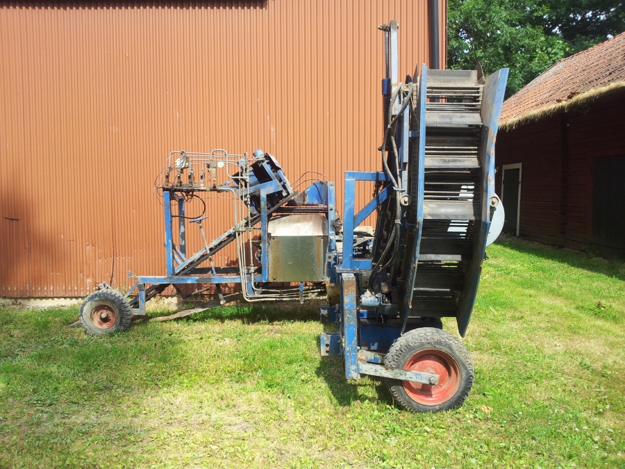3631 Asa-Lift swedes harvester 1 row with elevator