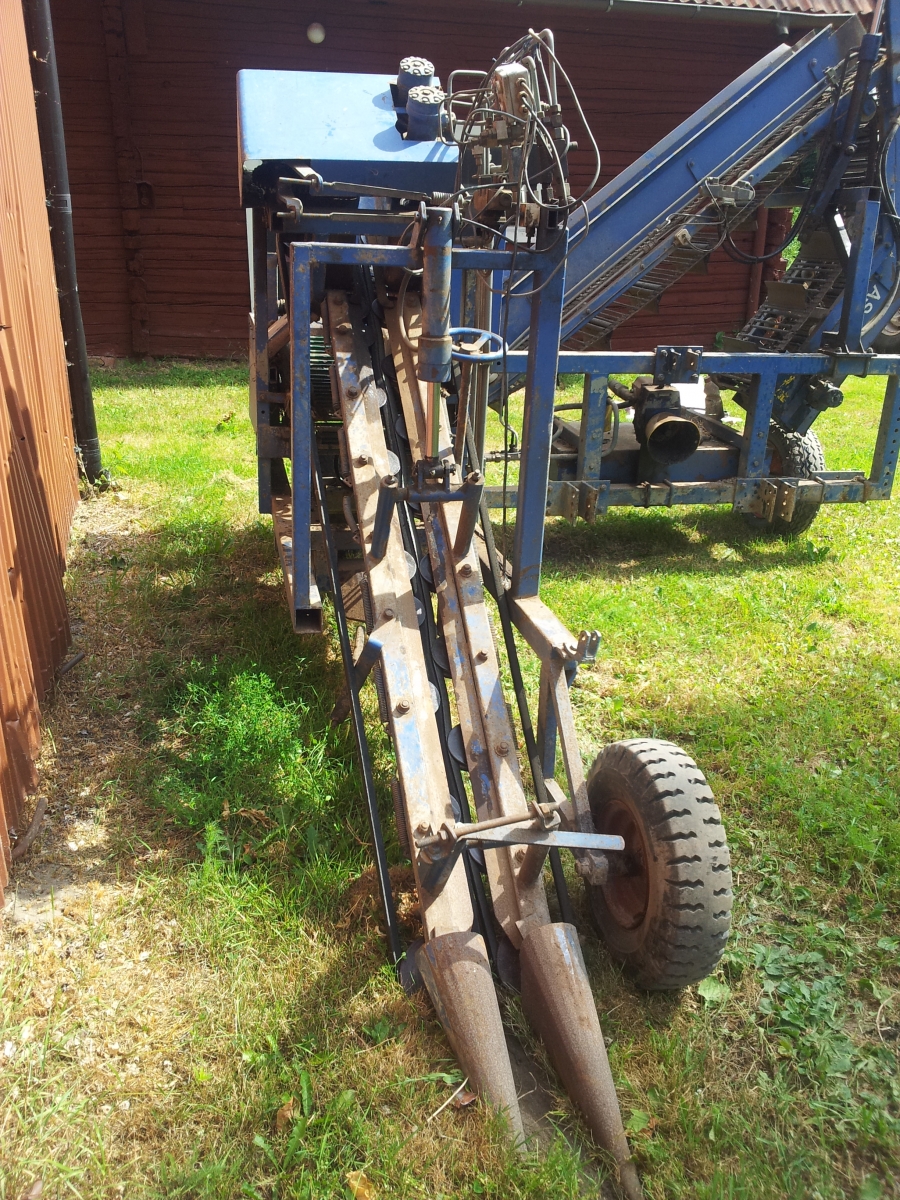 3631 Asa-Lift swedes harvester 1 row with elevator