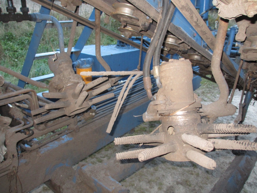 3668 Asa-Lift carrot harvester with elevator 2 row