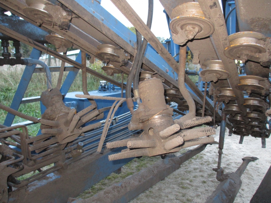 3668 Asa-Lift carrot harvester with elevator 2 row