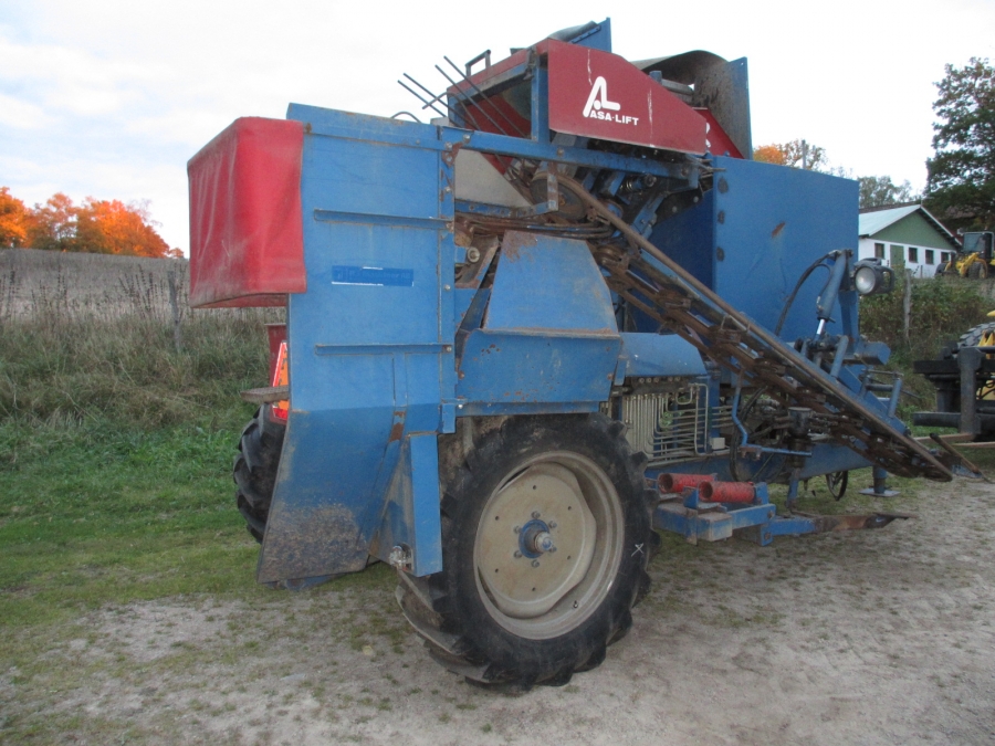 3670 Asa-Lift carrot harvester 1 row with bunker