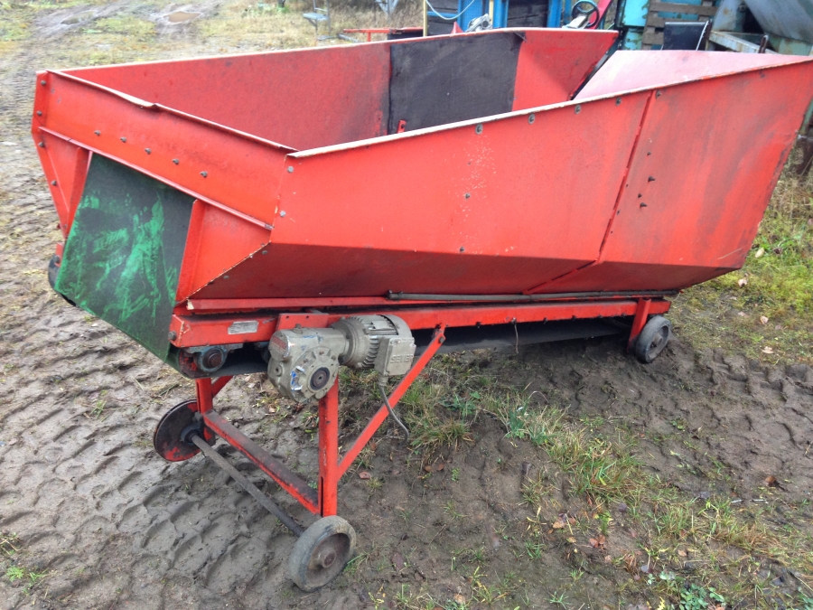3689 EKKO Feeding conveyor bunker