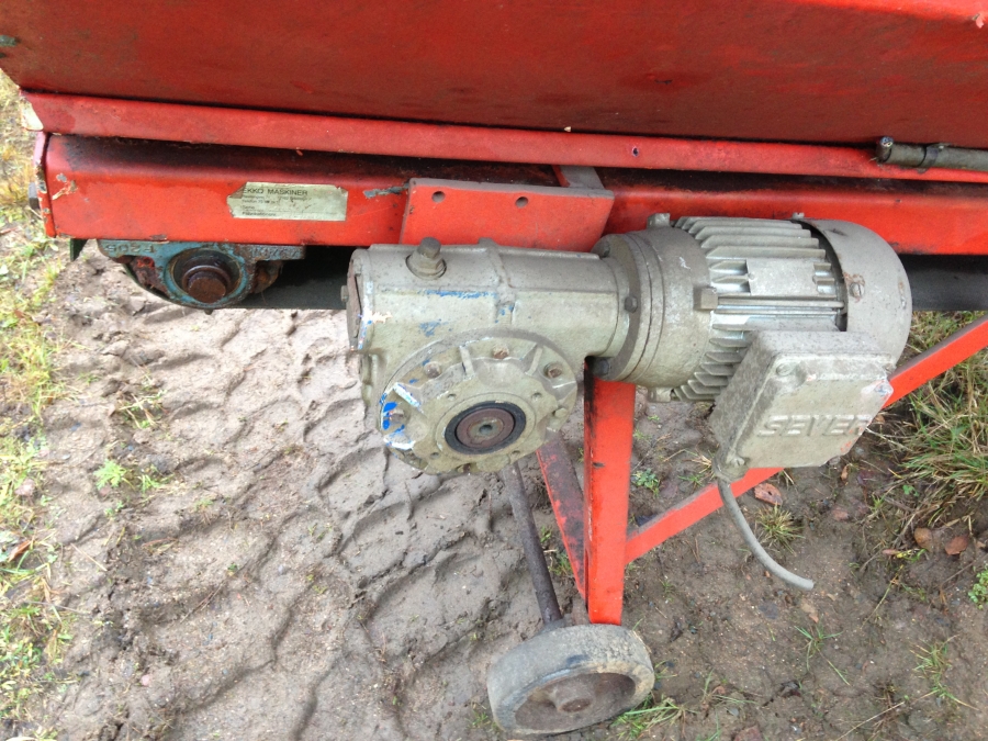 3689 EKKO Feeding conveyor bunker