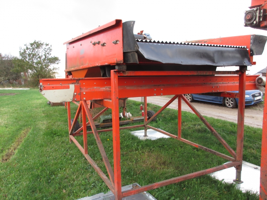 3702 EKKO length grader for carrots etc. 