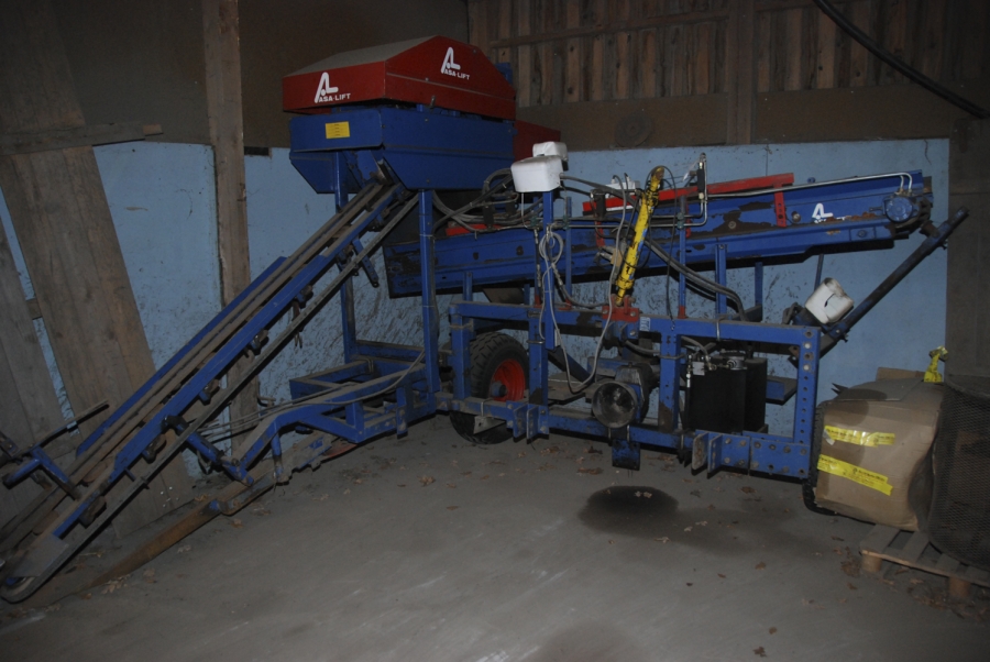 3089 Asa-Lift carrot harvester 1 row with front bunker