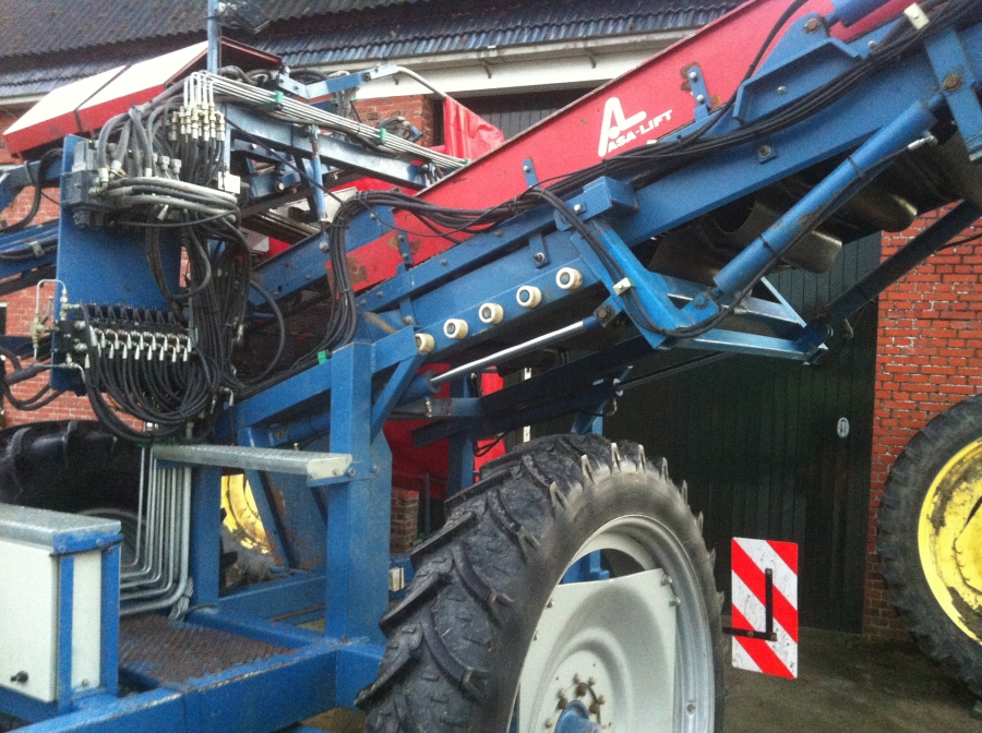 3748 Asa-Lift carrot harvester T200E elevator
