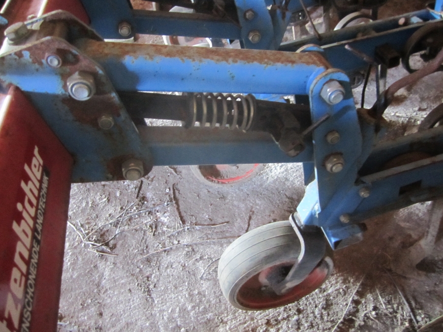 3771 Hatzenbichler row crop cultivator 7 row