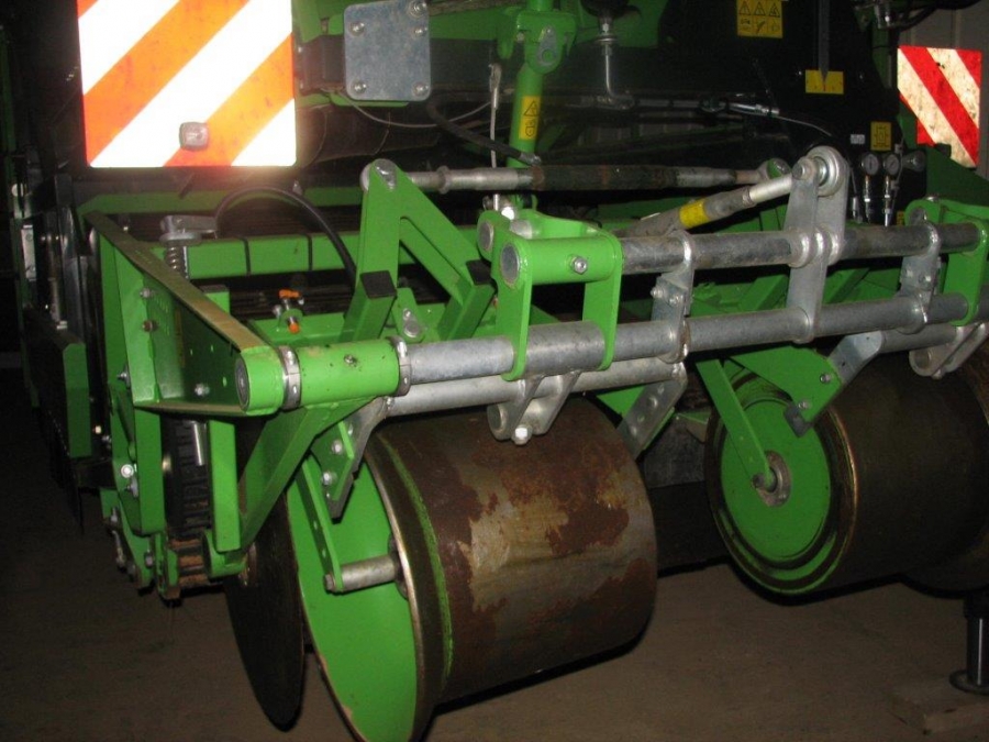 3801 AVR spirit 8200 2 row potato harvester