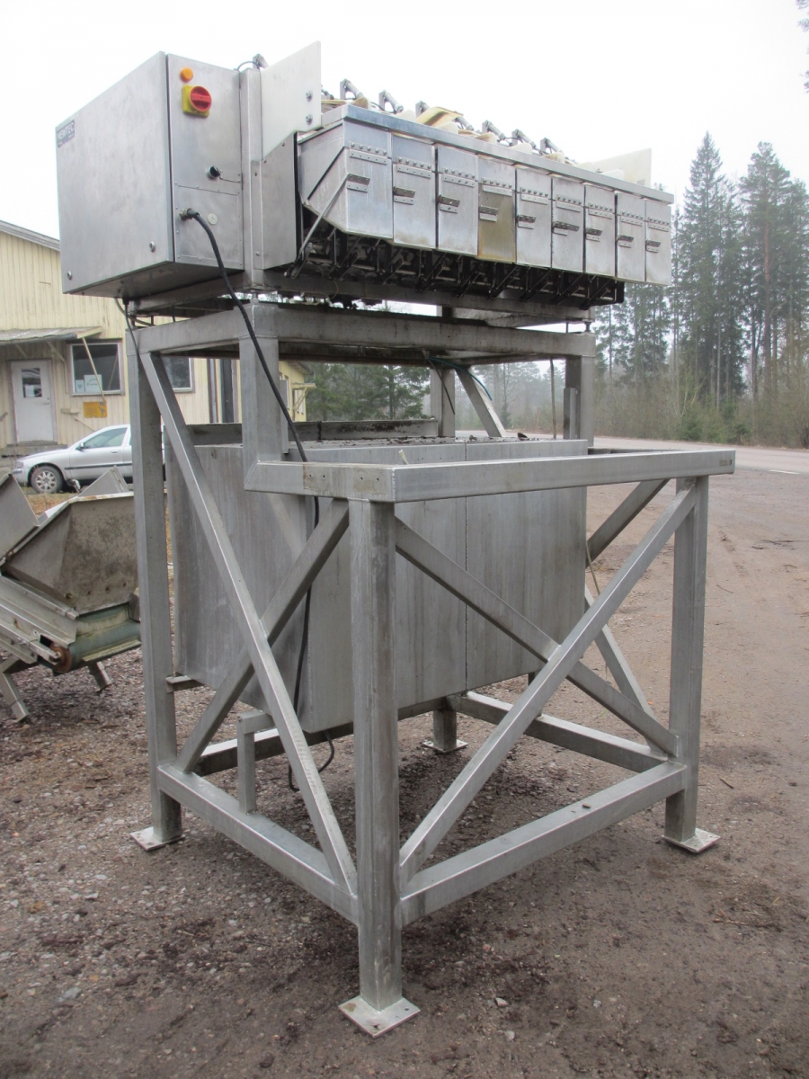 3808 Newtec 2009G multi head weigher for carrots