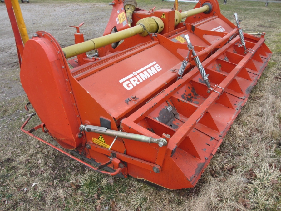 3810 Grimme DF3000 rotary hiller 4 row