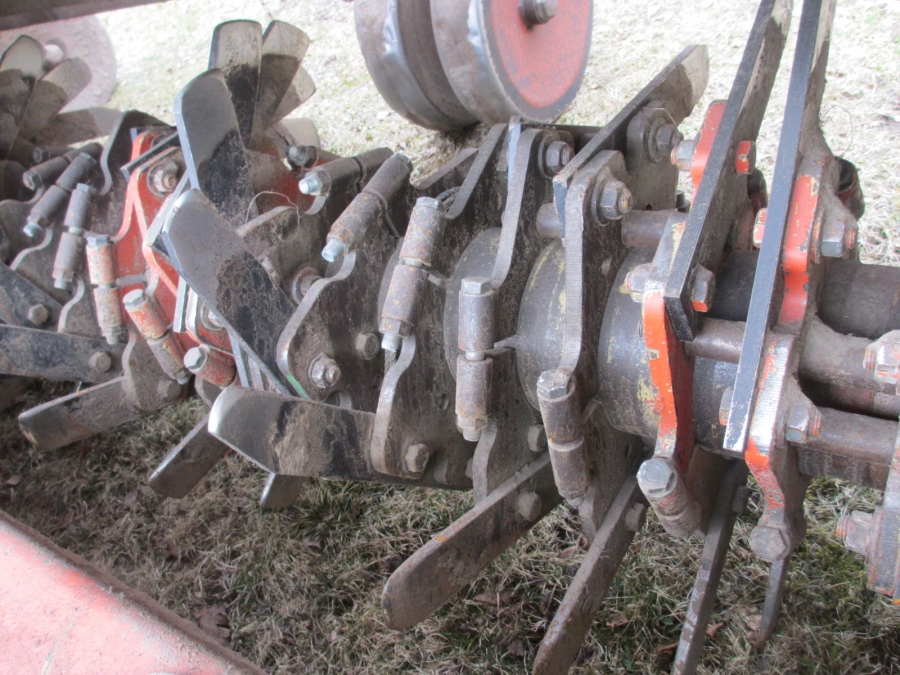 3810 Grimme DF3000 rotary hiller 4 row