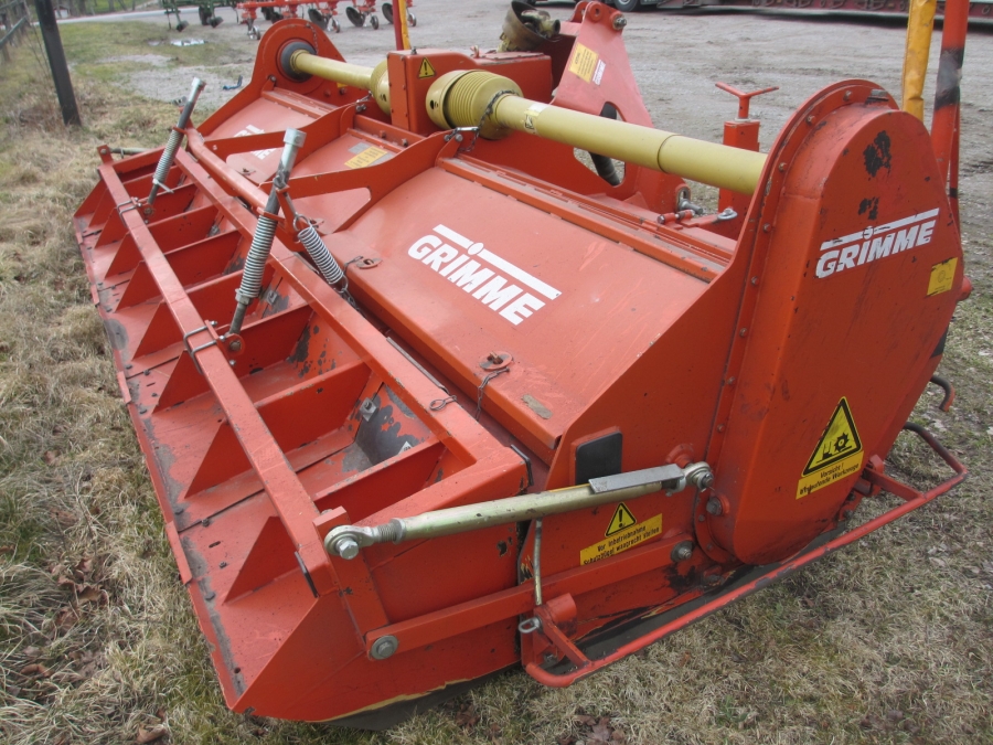 3810 Grimme DF3000 rotary hiller 4 row