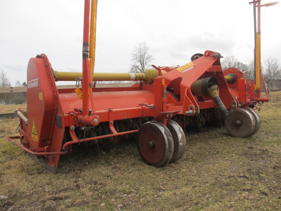 3810 Grimme DF3000 rotary hiller 4 row