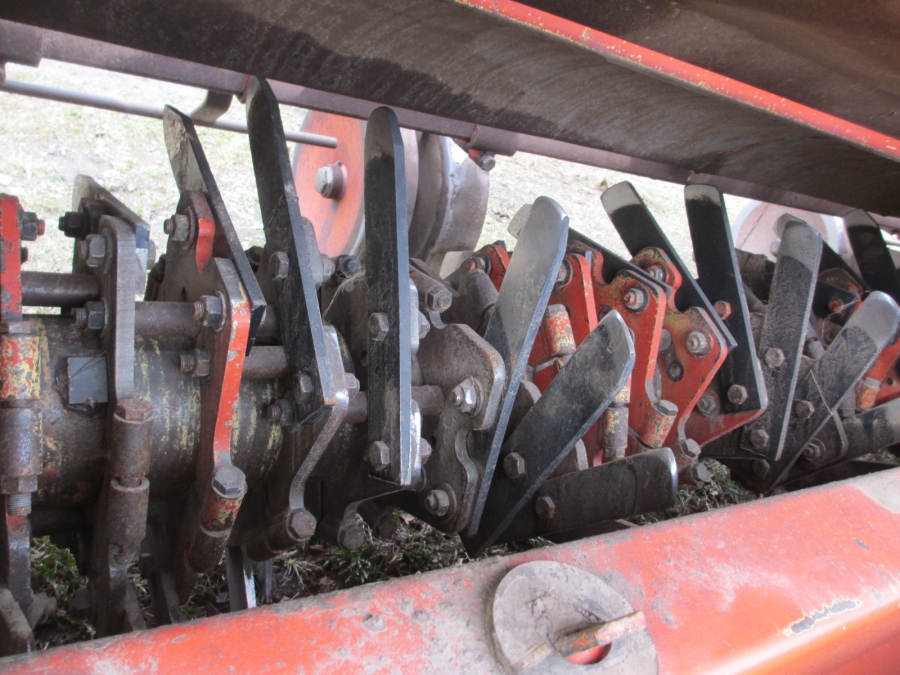 3810 Grimme DF3000 rotary hiller 4 row