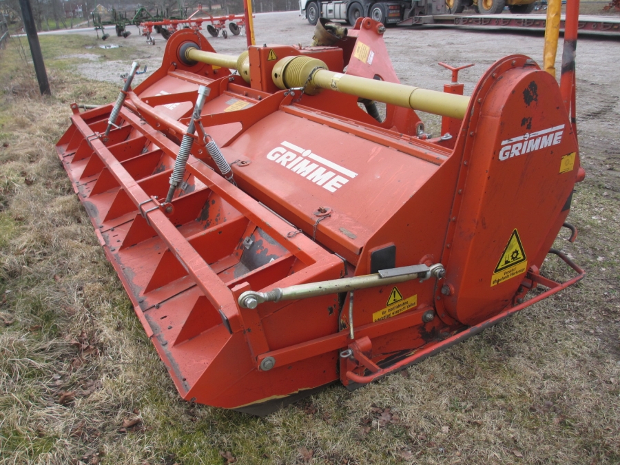 3810 Grimme DF3000 rotary hiller 4 row