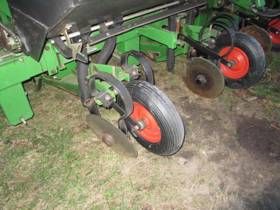 3824 Juko Ekengards potato planter 4720 4 row