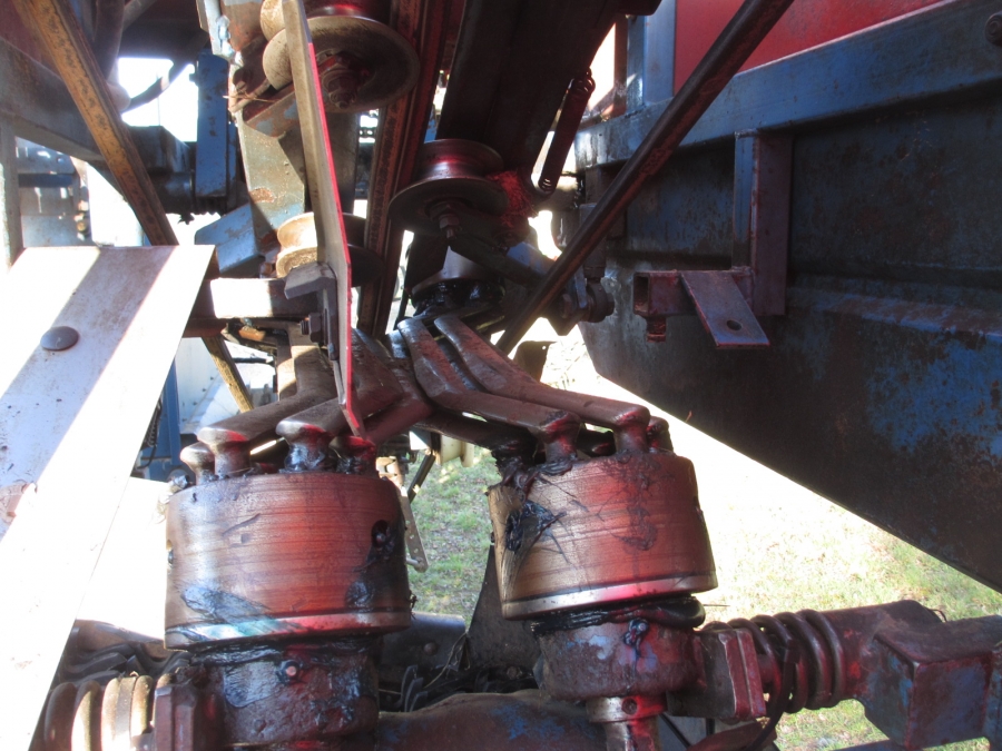 3842 Asa-Lift carrot harvester T-100B with bunker