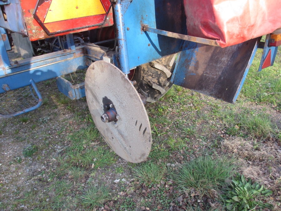 3842 Asa-Lift carrot harvester T-100B with bunker