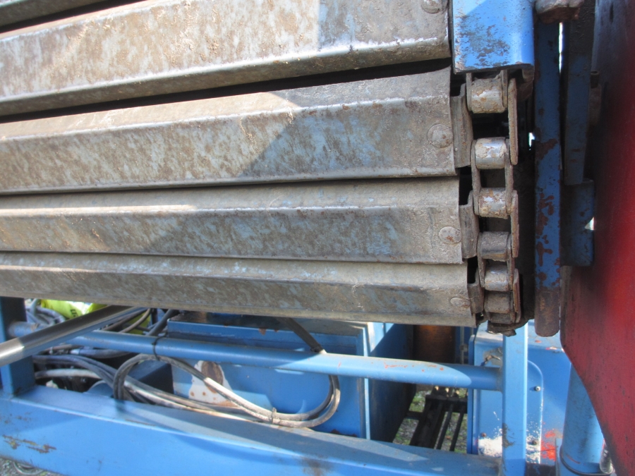 3842 Asa-Lift carrot harvester T-100B with bunker