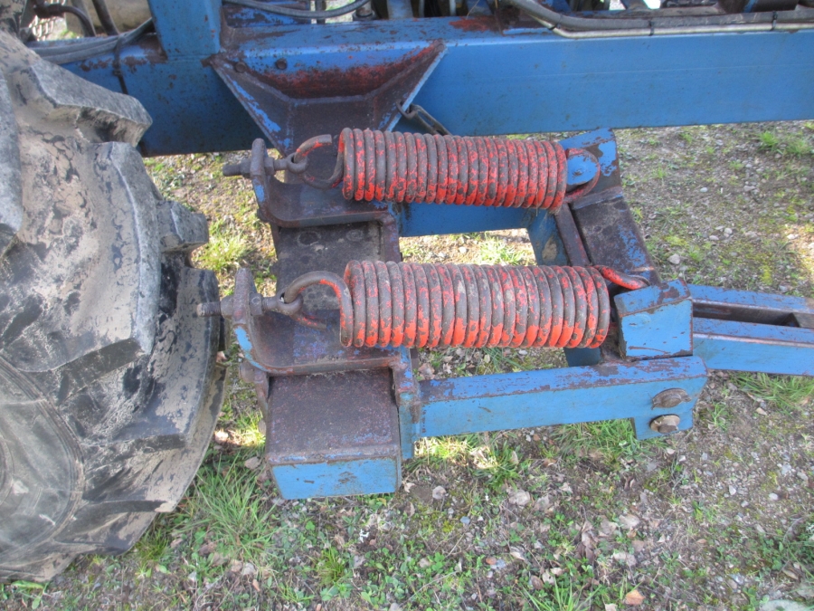3842 Asa-Lift carrot harvester T-100B with bunker